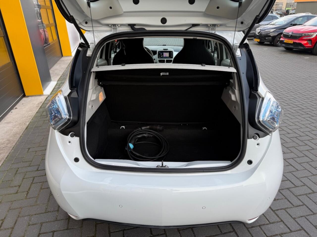 Renault ZOE R90 Life 41 kWh KOOP BATTERIJ SOH 90 % NAVI AIRCO
