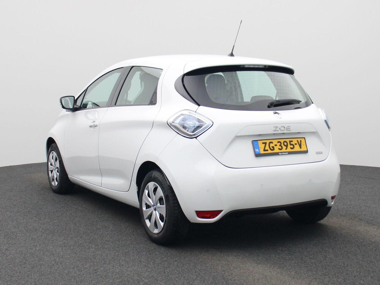 Renault ZOE R90 Pk Life 41 kWh Inclusief Koopaccu | Navigatie | Climate Control | Cruise Control | Apple Carplay/Android Auto | All Season Banden | Parkeersensoren | Interieur Voorverwarming |