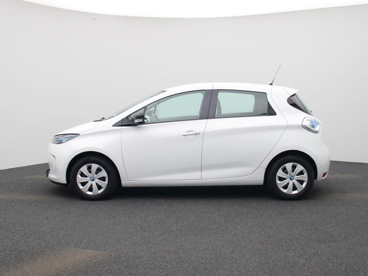 Renault ZOE R90 Pk Life 41 kWh Inclusief Koopaccu | Navigatie | Climate Control | Cruise Control | Apple Carplay/Android Auto | All Season Banden | Parkeersensoren | Interieur Voorverwarming |