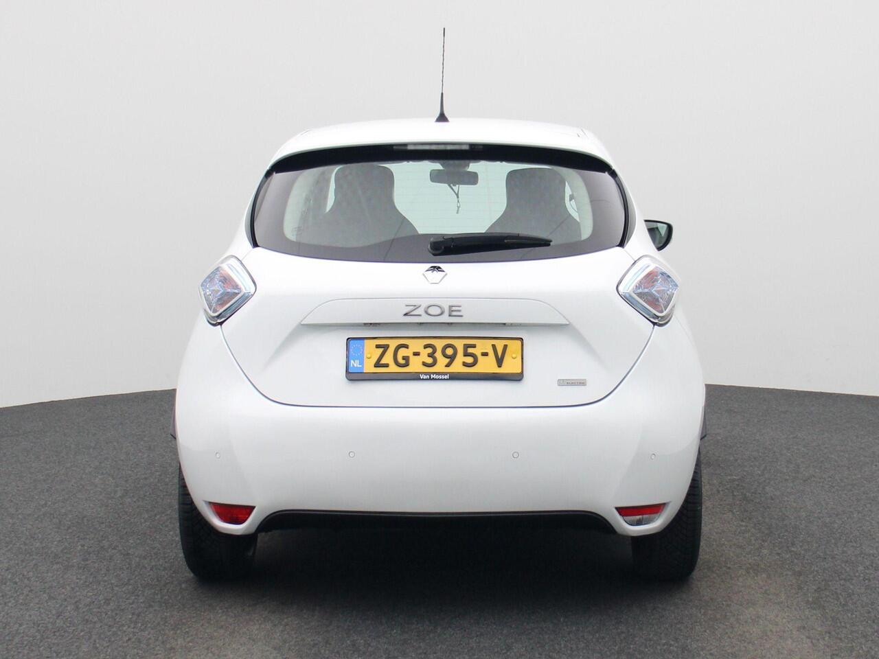 Renault ZOE R90 Pk Life 41 kWh Inclusief Koopaccu | Navigatie | Climate Control | Cruise Control | Apple Carplay/Android Auto | All Season Banden | Parkeersensoren | Interieur Voorverwarming |