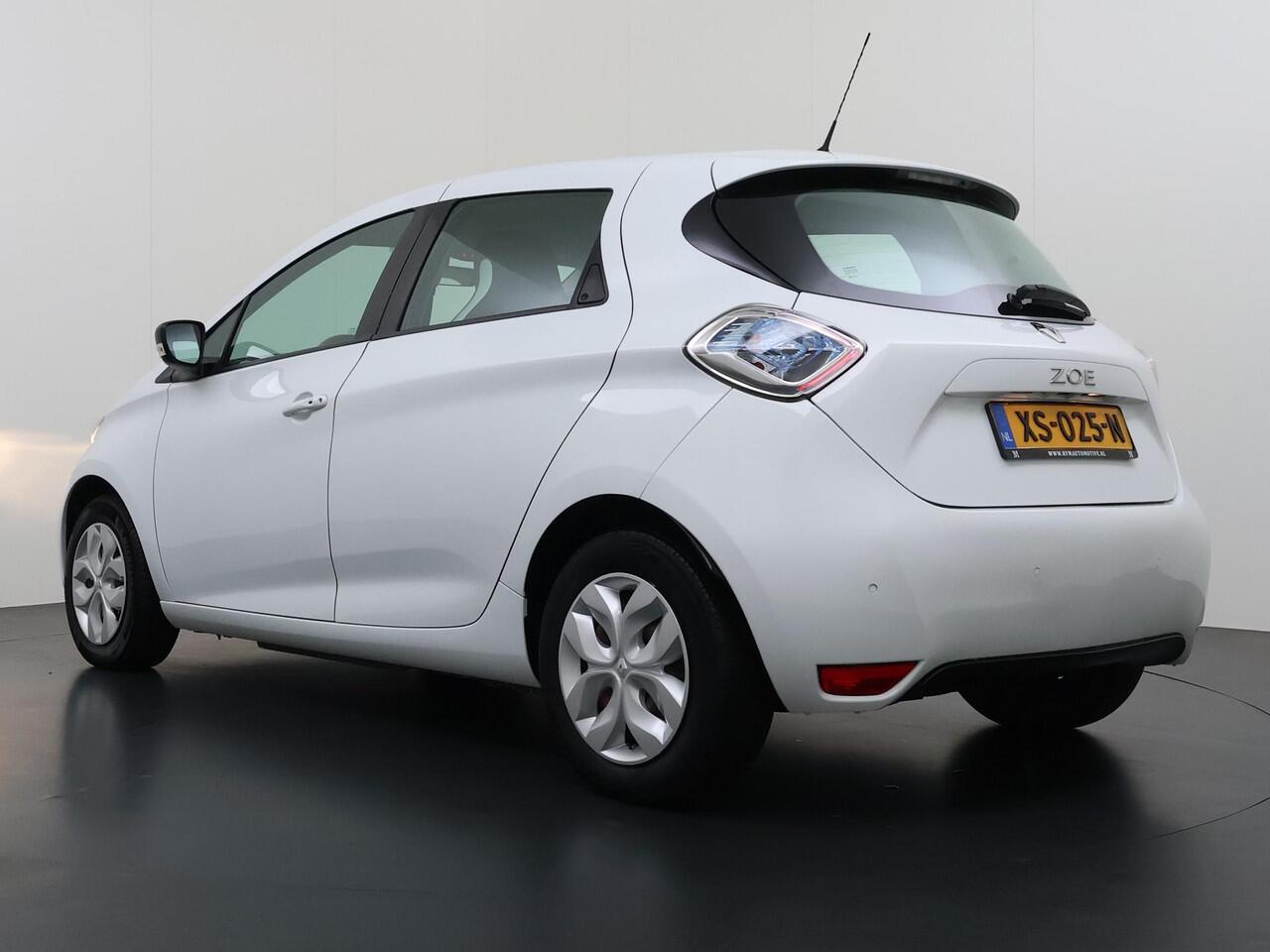 Renault ZOE R90 Life 41 kWh KOOPACCU | SOH 88% | 3-FASE LADER | RENAULT DEALER ONDERHOUDEN | NAVIGATIE | PARKEERSENSOREN | ORIGINEEL NL AUTO (NAP) | CLIMATE CONTROL | RIJKLAAR GELEVERD MET 12 MND BOVAG GARANTIE |