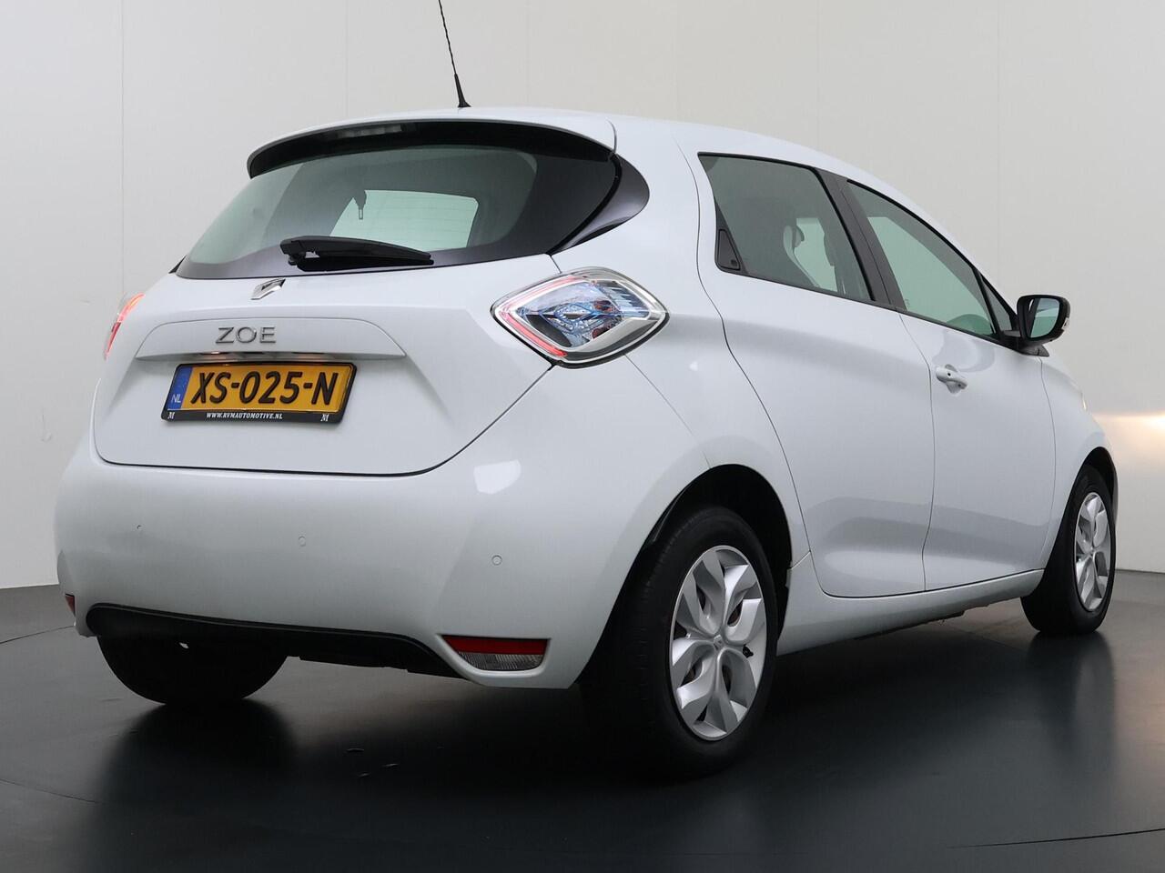 Renault ZOE R90 Life 41 kWh KOOPACCU | SOH 88% | 3-FASE LADER | RENAULT DEALER ONDERHOUDEN | NAVIGATIE | PARKEERSENSOREN | ORIGINEEL NL AUTO (NAP) | CLIMATE CONTROL | RIJKLAAR GELEVERD MET 12 MND BOVAG GARANTIE |