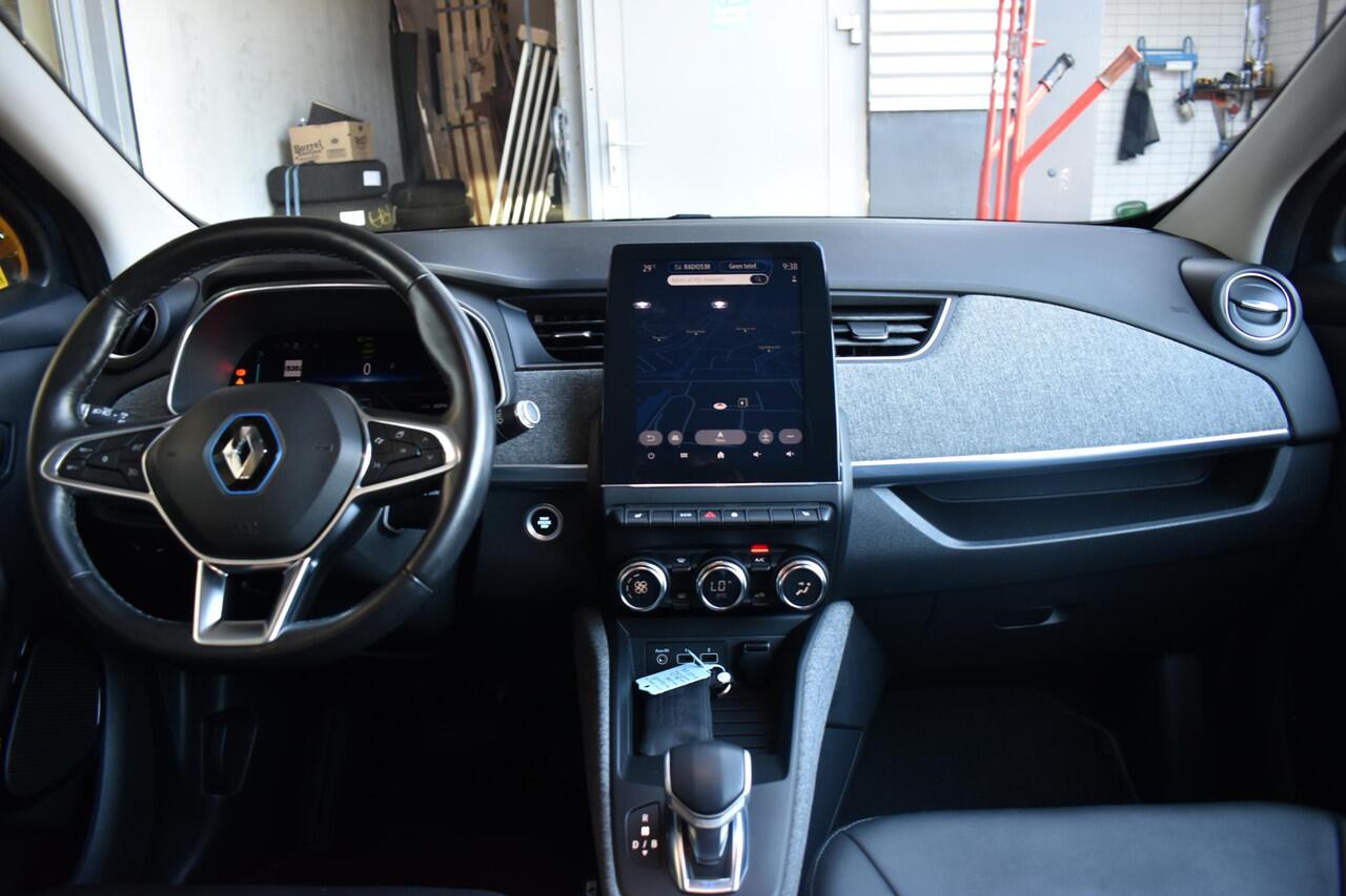 Renault ZOE R135 Intens 52 kWh | INCL. ACCU | CAMERA | STUUR/STOELVERWARMING | NAVI | CRUISE CONTROL | CLIMATE CONTROL | PDC | LMV