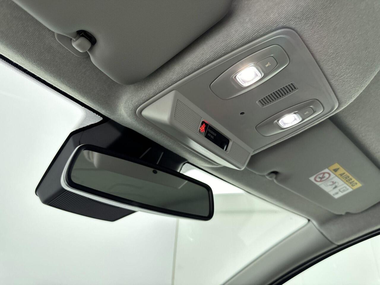 Renault ZOE R135 Intens 52 kWh 135Pk (ex Accu) Huuraccu vanaf ¤79,- p.m.| Navigatie | Apple & Android Carplay | Parkeersensoren rondom & Camera | Climate Control | Cruise Control | Lichtmetalen Velgen | Keyless Entry & Start |