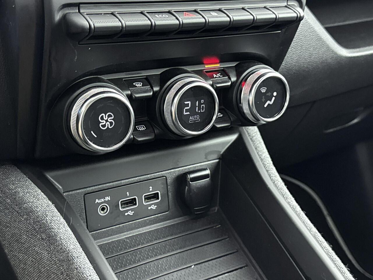 Renault ZOE R135 Intens 52 kWh 135Pk (ex Accu) Huuraccu vanaf ¤79,- p.m.| Navigatie | Apple & Android Carplay | Parkeersensoren rondom & Camera | Climate Control | Cruise Control | Lichtmetalen Velgen | Keyless Entry & Start |