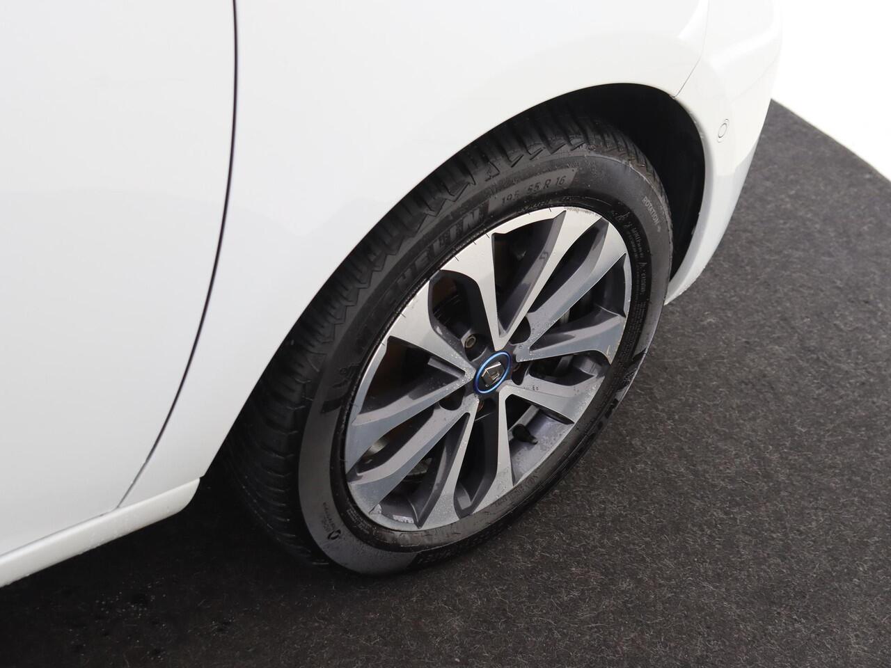 Renault ZOE R135 Intens 52 kWh INCL KOOPACCU |AUTOMAAT | 395 km WLTP | Cruise & Climate Control |Navigatie |Achteruitrijcamera |PDC voor & achter |Privacy Glass |LM velgen|