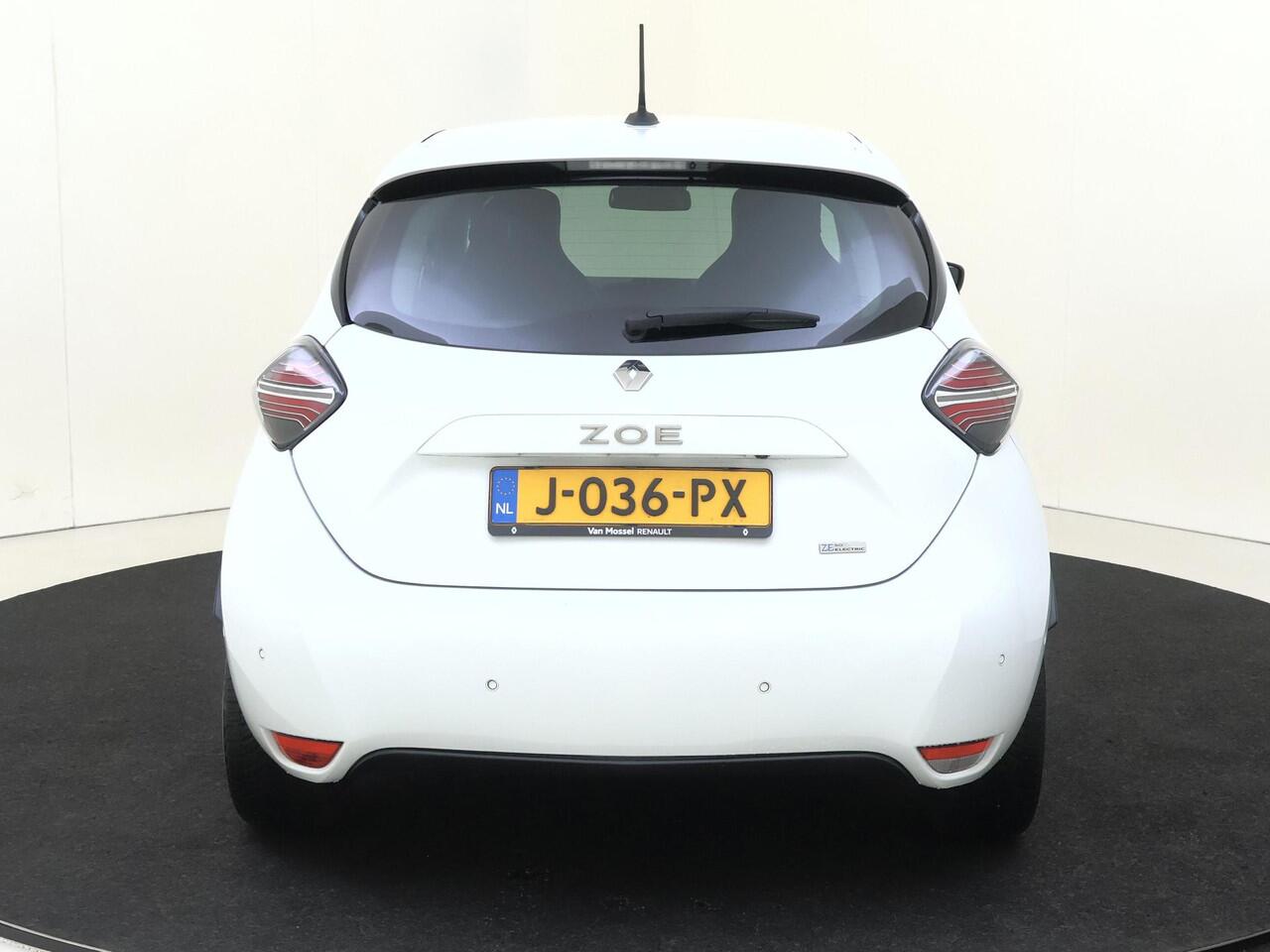 Renault ZOE R135 Intens 52 kWh INCL KOOPACCU |AUTOMAAT | 395 km WLTP | Cruise & Climate Control |Navigatie |Achteruitrijcamera |PDC voor & achter |Privacy Glass |LM velgen|
