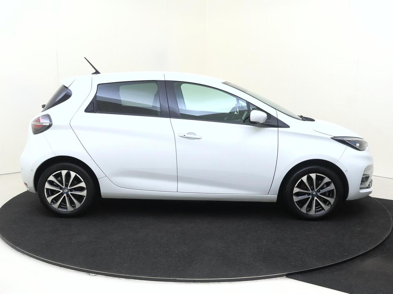 Renault ZOE R135 Intens 52 kWh INCL KOOPACCU |AUTOMAAT | 395 km WLTP | Cruise & Climate Control |Navigatie |Achteruitrijcamera |PDC voor & achter |Privacy Glass |LM velgen|