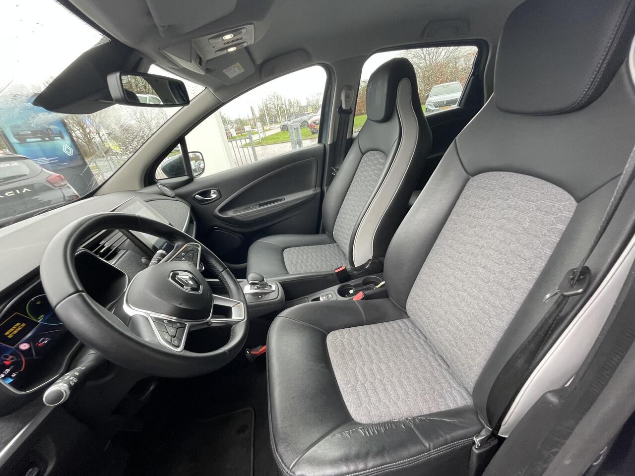 Renault ZOE R135 Intens Business 52 kWh / ACHTERUITRIJCAMERA / PARKEERSENSOREN / DODEHOEKSENSOREN / CRUISE CONTROL / APPLE & ANDROID CARPLAY