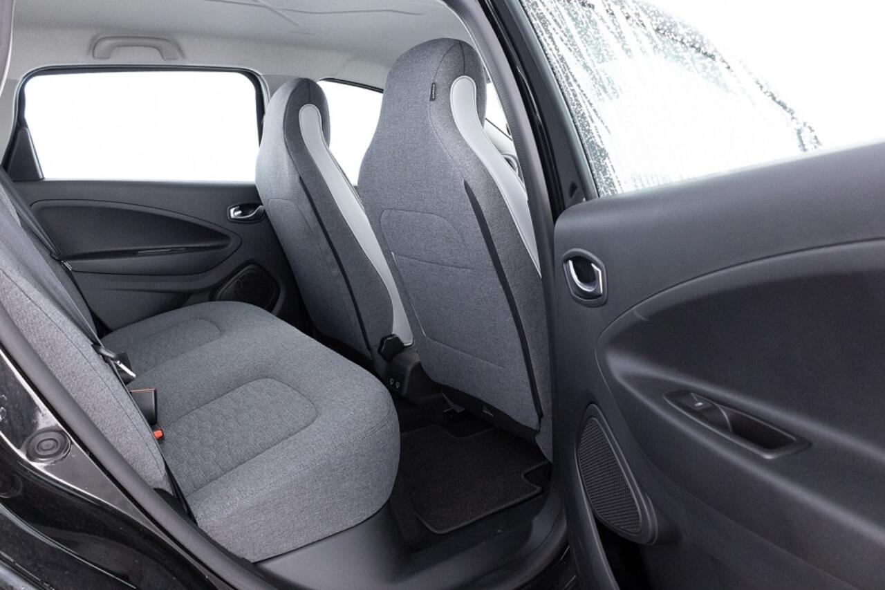 Renault ZOE R135 Zen 52 kWh *KOOPACCU* SOH 74%* NAVI | ECC | VELGEN