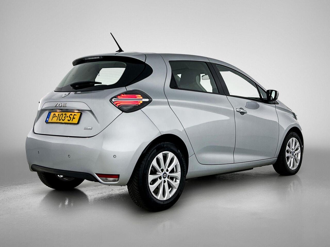 Renault ZOE R135 Intens 135Pk 52 kWh (ex Accu) Huuraccu vanaf ¤ 79,- p.m.| Navigatie | Warmtepomp | Achteruitrijcamera | Dodenhoekdetectie | Cruise & Climate Controle |