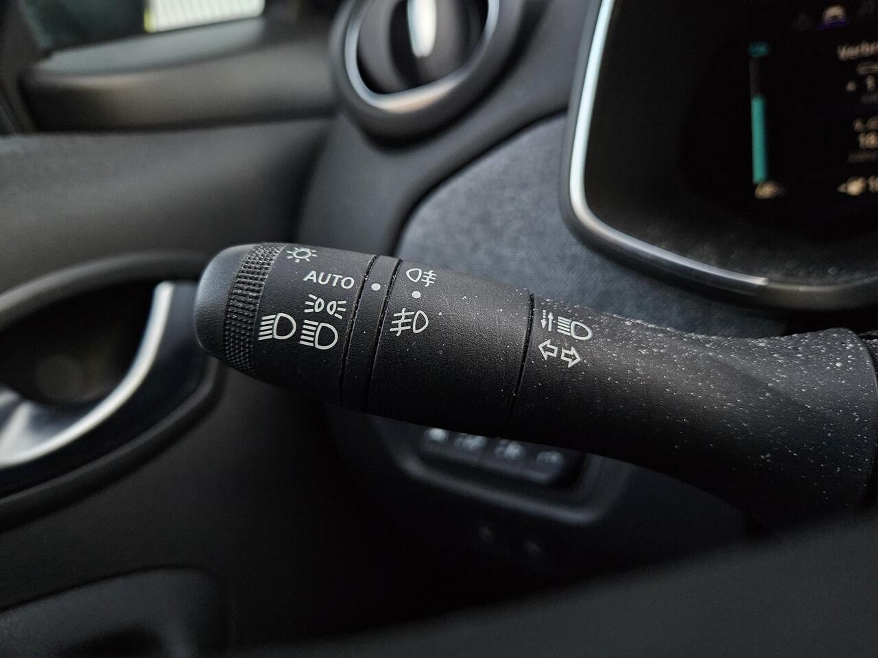 Renault ZOE R135 Intens 52 kWh , Koop accu | 3 fasen/snelladen | Winter Pack | Navigatie/Camera |