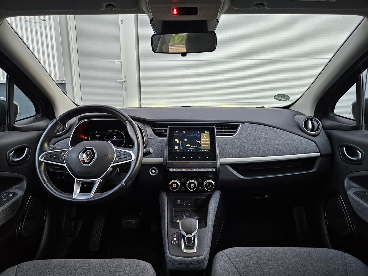 Renault ZOE R135 Intens 52 kWh , Koop accu | 3 fasen/snelladen | Winter Pack | Navigatie/Camera |