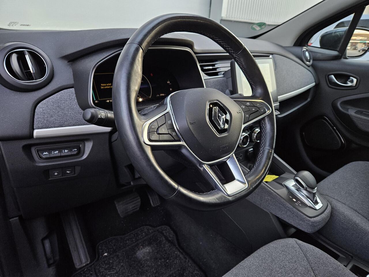 Renault ZOE R135 Intens 52 kWh , Koop accu | 3 fasen/snelladen | Winter Pack | Navigatie/Camera |