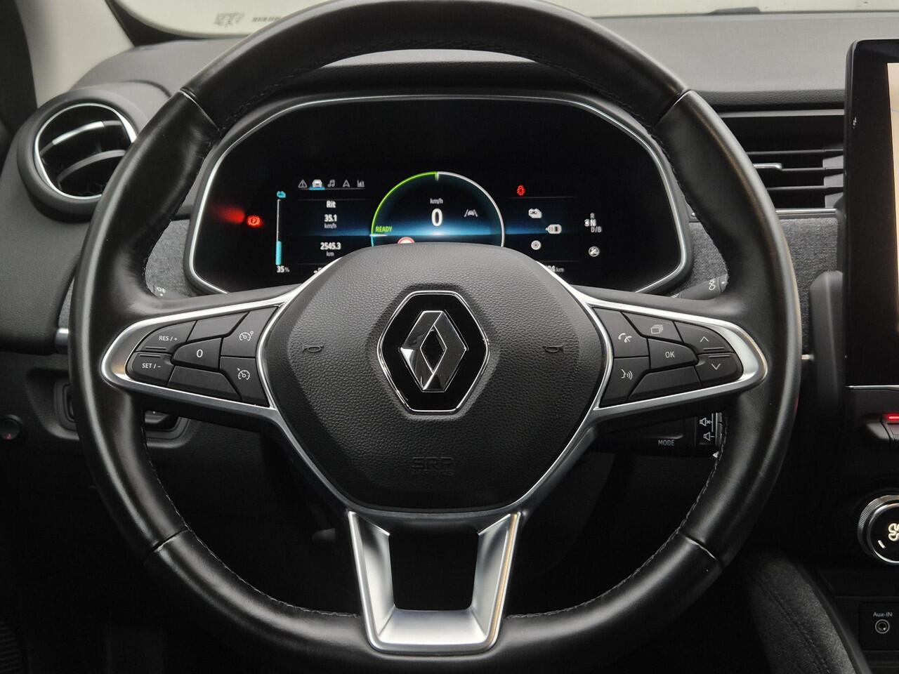 Renault ZOE R135 Intens 52 kWh Automaat / Dealer onderhouden / Koop Accu SoH 95,54 % / NL auto / Batterijgarantie 8jaar / CCS snelladen / Navigatie / Achteruitrijcamera / Stuur- en stoelverwarming / Dode hoek detectie / Apple Carplay Android / 16" LM wielen /