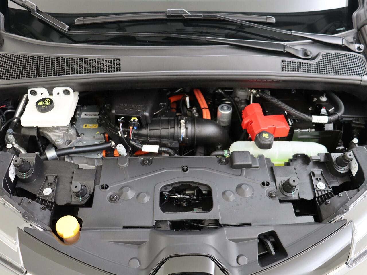 Renault ZOE R135 Iconic 52 kWh inclusief Koopaccu | Navigatie | Lederen bekleding | Android Auto | Apple Carplay | Parkeersensoren | Lichtmatalen Velgen