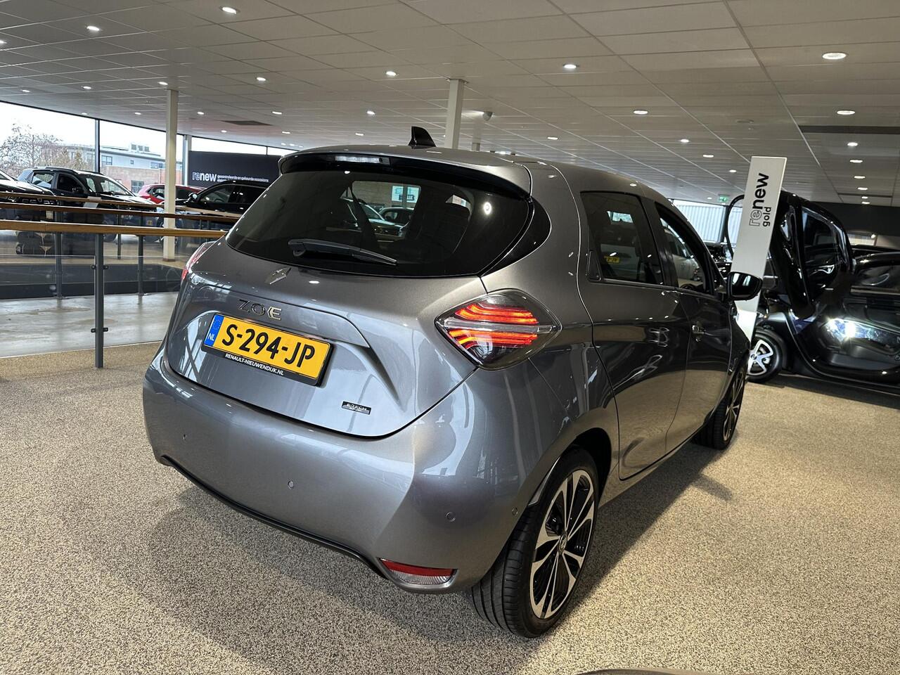 Renault ZOE R135 Iconic 52 kWh (Koop Accu) | BLIND SPOT | CAMERA | PARKEERSENSOREN | CLIMATE CONTROL | CRUISE CONTROL | APPLE CARPLAY