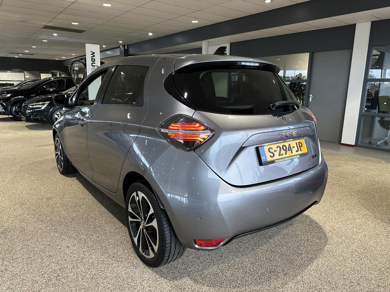 Renault ZOE R135 Iconic 52 kWh (Koop Accu) | BLIND SPOT | CAMERA | PARKEERSENSOREN | CLIMATE CONTROL | CRUISE CONTROL | APPLE CARPLAY