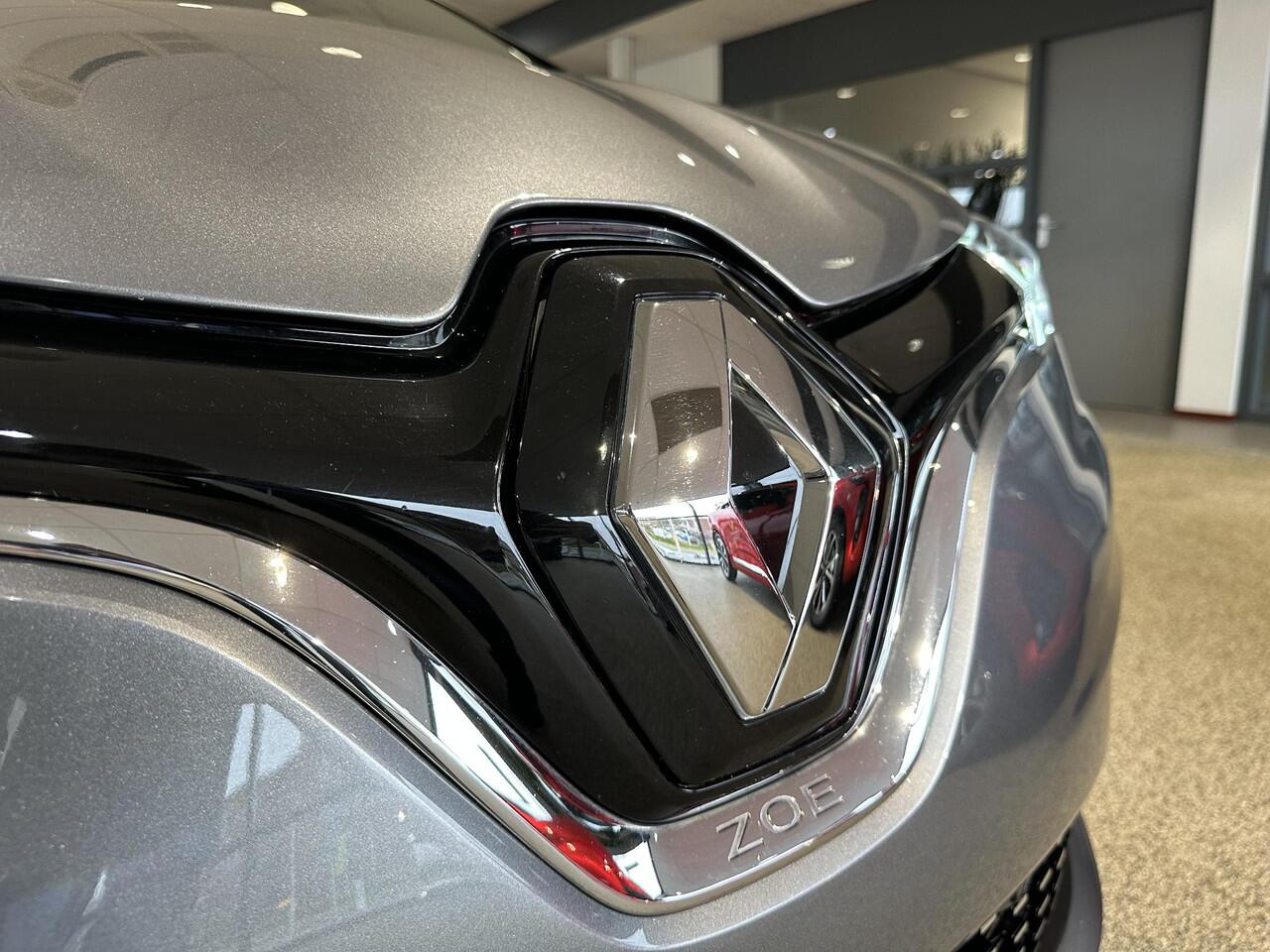 Renault ZOE R135 Iconic 52 kWh (Koop Accu) | BLIND SPOT | CAMERA | PARKEERSENSOREN | CLIMATE CONTROL | CRUISE CONTROL | APPLE CARPLAY