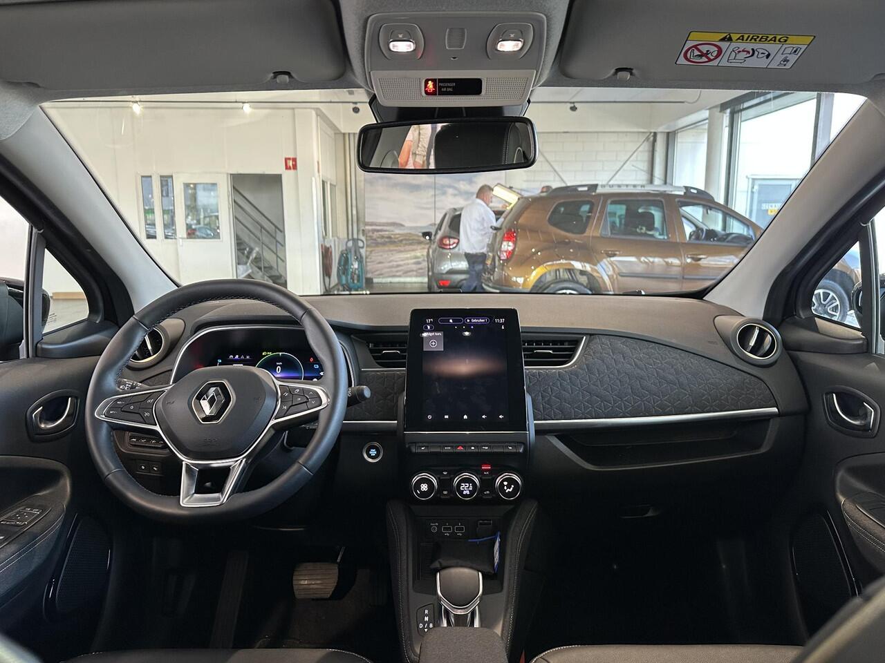 Renault ZOE R135 Iconic 52 kWh 98% SOH | KOOP ACCU | ACHTERUITRIJCAMERA | PARKEERSENSOREN ACHTER | CLIMATE CONTROL