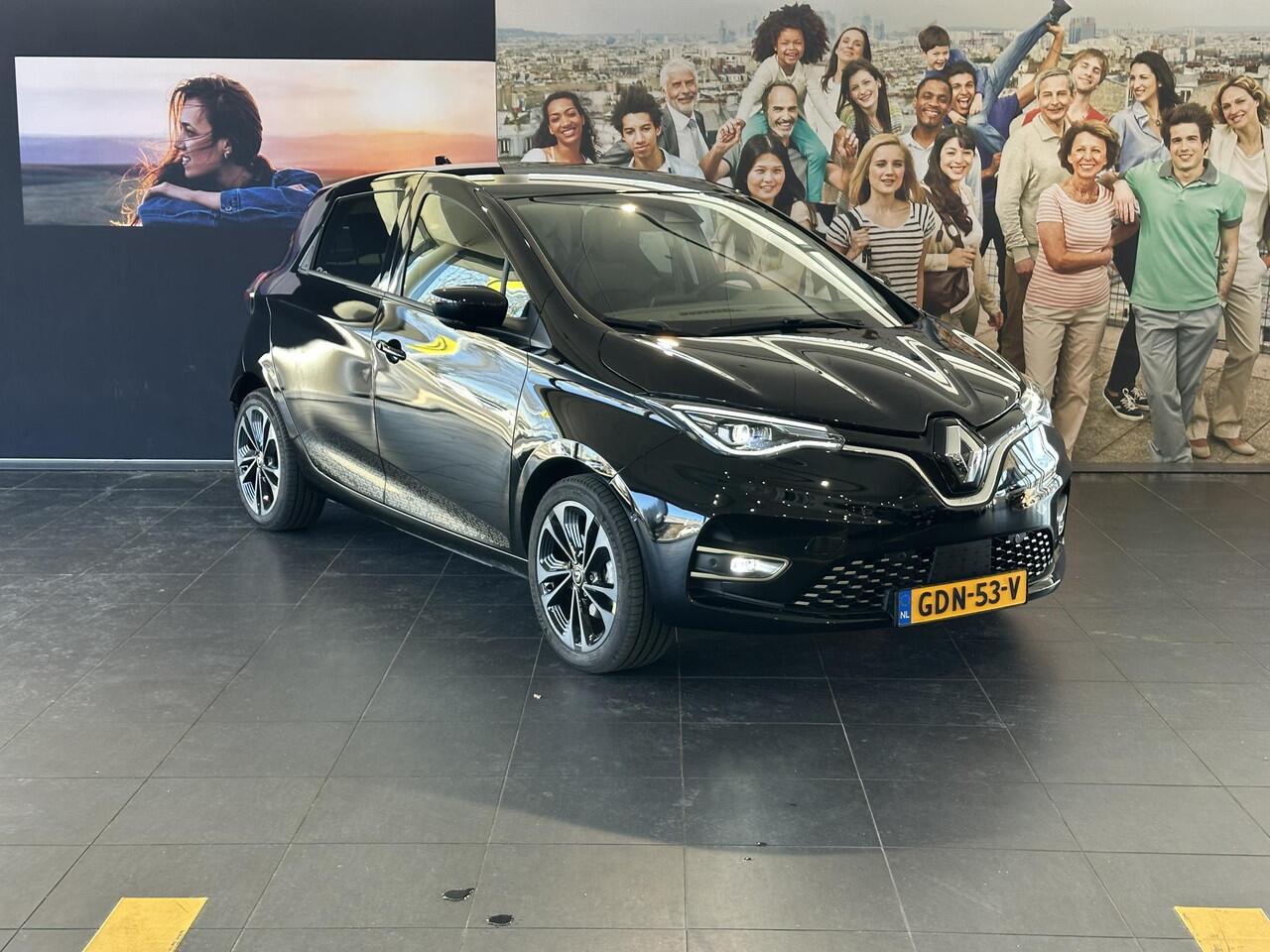 Renault ZOE R135 Iconic 52 kWh 98% SOH | KOOP ACCU | ACHTERUITRIJCAMERA | PARKEERSENSOREN ACHTER | CLIMATE CONTROL