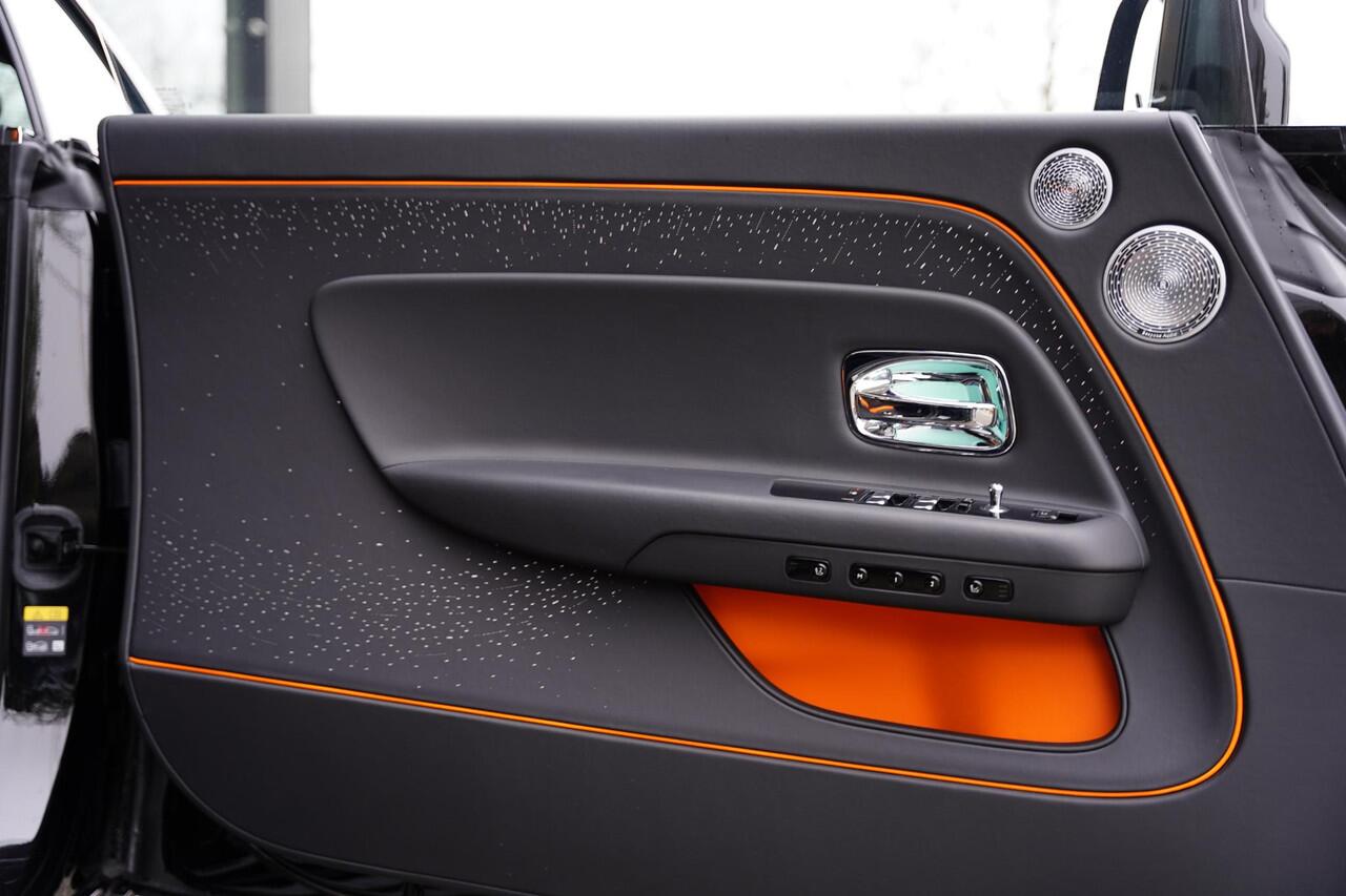 Rolls-Royce Spectre AWD Two Tone / Bespoke Audio / Pinstripe Mandarin / NL-Car