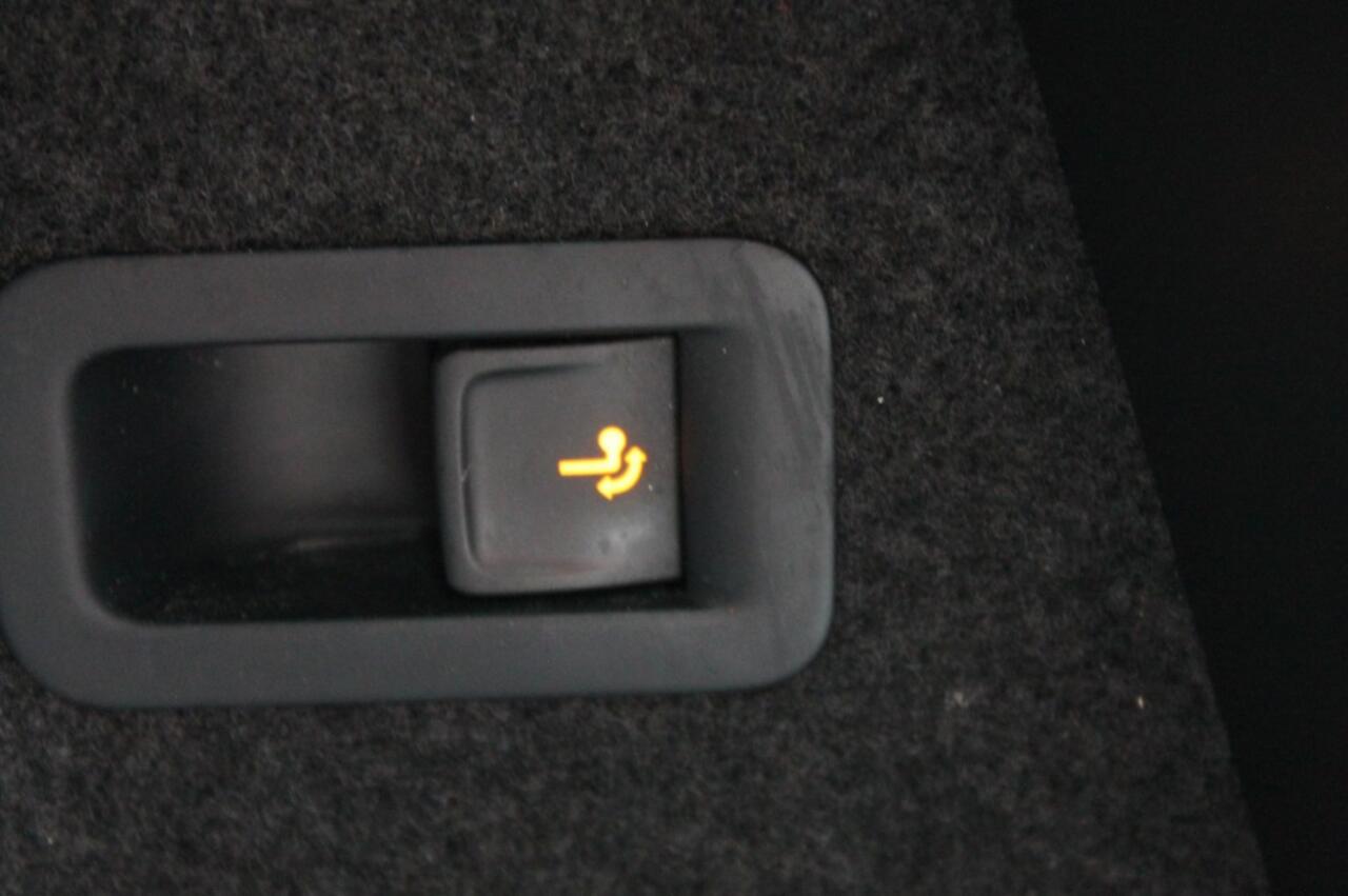 Seat ATECA 1.4 ECOTSI ST BNSINT Automaat / Lederen bekleding / Apple car play