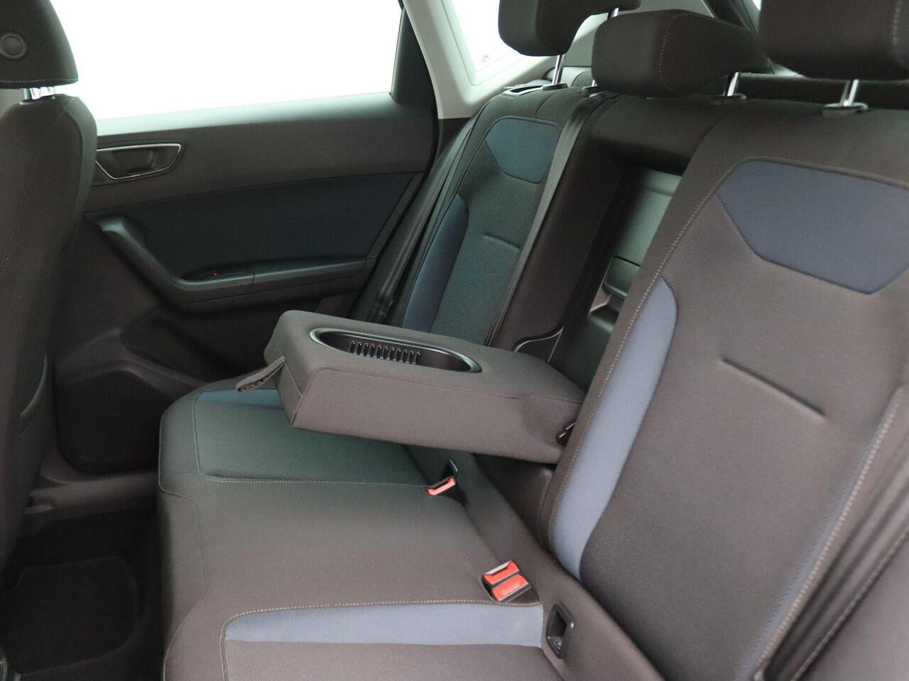 Seat ATECA 1.0 EcoTSI Style Business Intense 115PK Navi, Elektr. Achterklep, Stoelverwarming, Clima, Cruise Controle, Trekhaak, 17" LM Velgen