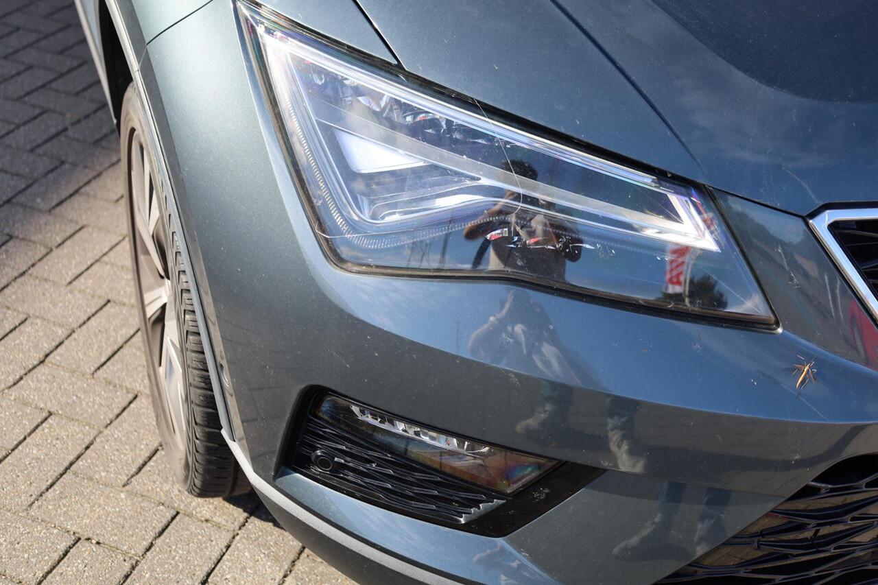 Seat ATECA 1.5 TSI Xcellence Business Intense 110KW/150PK DSG, Digital cockpit, elektrische klep, achteruitrijcamera, ACC, side assist, NL auto dealeronderhouden, alcantara zwart, 18" LMV, zwarte dakhemel, full led, rondom zicht area view camera, draadoos laden carp