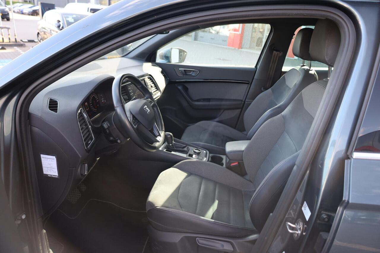 Seat ATECA 1.5 TSI Xcellence Business Intense 110KW/150PK DSG, Digital cockpit, elektrische klep, achteruitrijcamera, ACC, side assist, NL auto dealeronderhouden, alcantara zwart, 18" LMV, zwarte dakhemel, full led, rondom zicht area view camera, draadoos laden carp