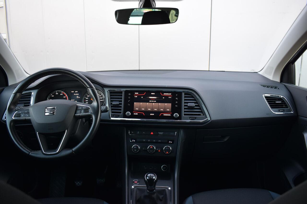 Seat ATECA 1.0 EcoTSI Style Business Intense | Trekhaak | Apple CarPlay | Camera | Climate