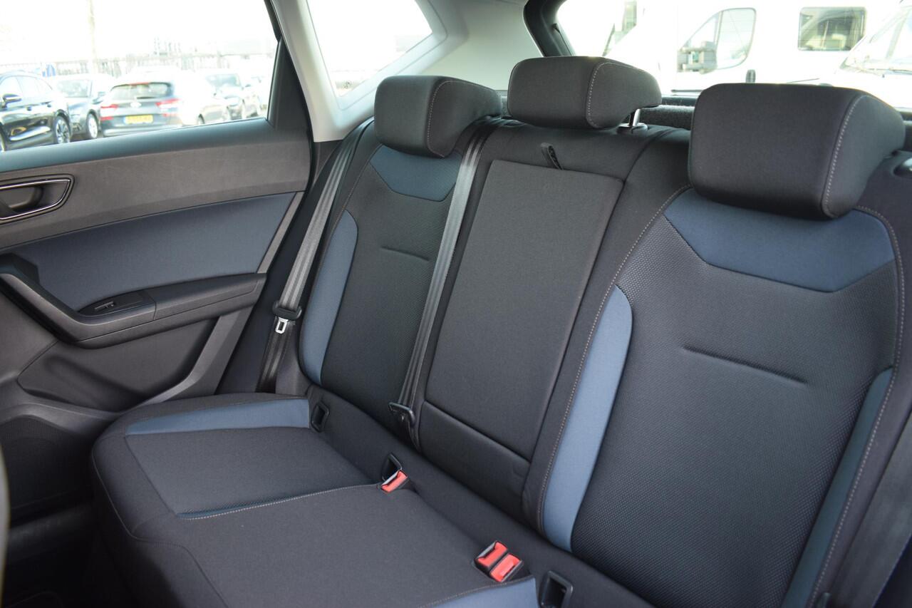 Seat ATECA 1.0 EcoTSI Style Business Intense | Trekhaak | Apple CarPlay | Camera | Climate