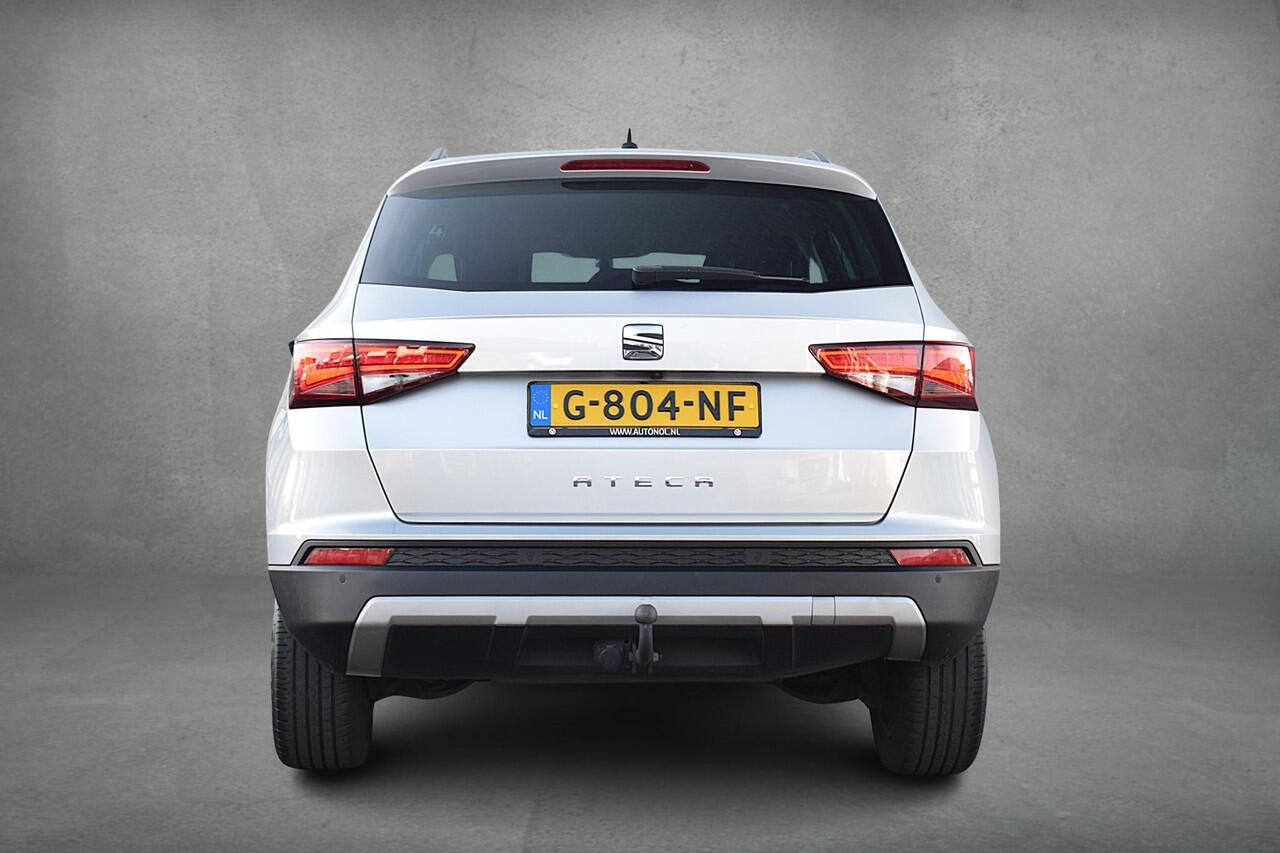 Seat ATECA 1.0 EcoTSI Style Business Intense | Trekhaak | Apple CarPlay | Camera | Climate