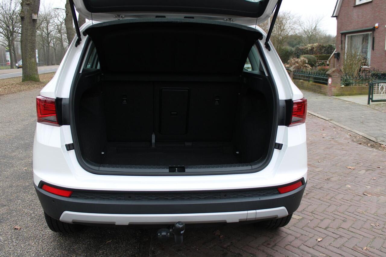 Seat ATECA 1.5 TSI Style Apple carplay, Trekhaak, Garantie
