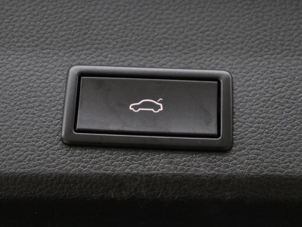 Seat ATECA 1.5 TSI FR Intens | Panoramadak | Trekhaak | Stoelverwarming | 360 Camera | Adaptive cruise | Alcantara | Beats Audio | Virtual Cockpit | Carplay | Full LED | Keyless | Navigatie