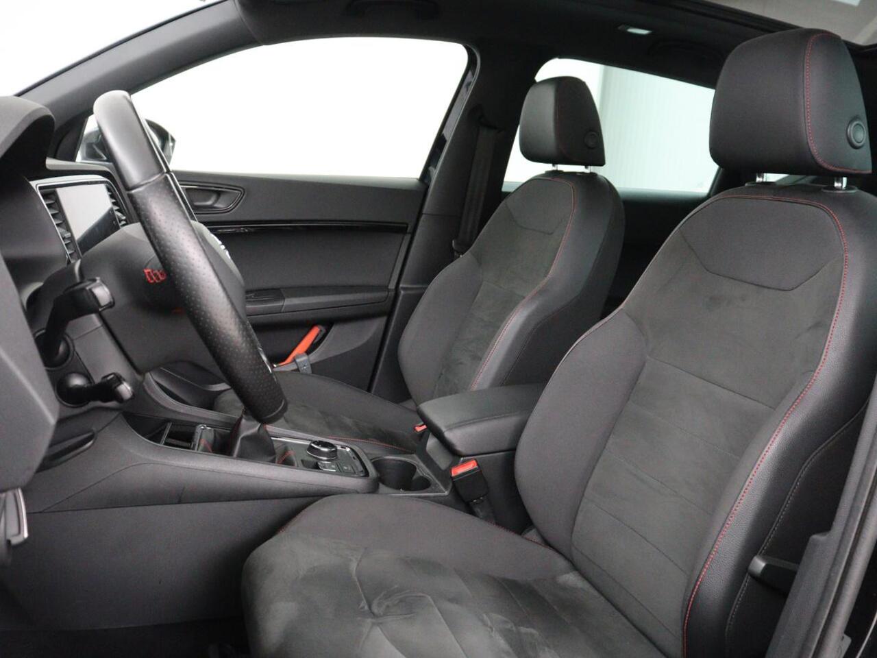 Seat ATECA 1.5 TSI FR Intens | Panoramadak | Trekhaak | Stoelverwarming | 360 Camera | Adaptive cruise | Alcantara | Beats Audio | Virtual Cockpit | Carplay | Full LED | Keyless | Navigatie