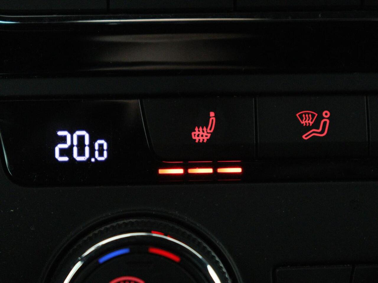 Seat ATECA 1.5 TSI FR Intens | Panoramadak | Trekhaak | Stoelverwarming | 360 Camera | Adaptive cruise | Alcantara | Beats Audio | Virtual Cockpit | Carplay | Full LED | Keyless | Navigatie