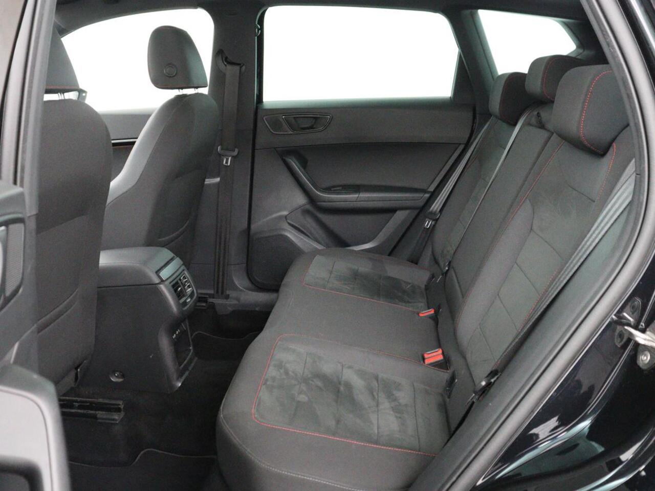 Seat ATECA 1.5 TSI FR Intens | Panoramadak | Trekhaak | Stoelverwarming | 360 Camera | Adaptive cruise | Alcantara | Beats Audio | Virtual Cockpit | Carplay | Full LED | Keyless | Navigatie