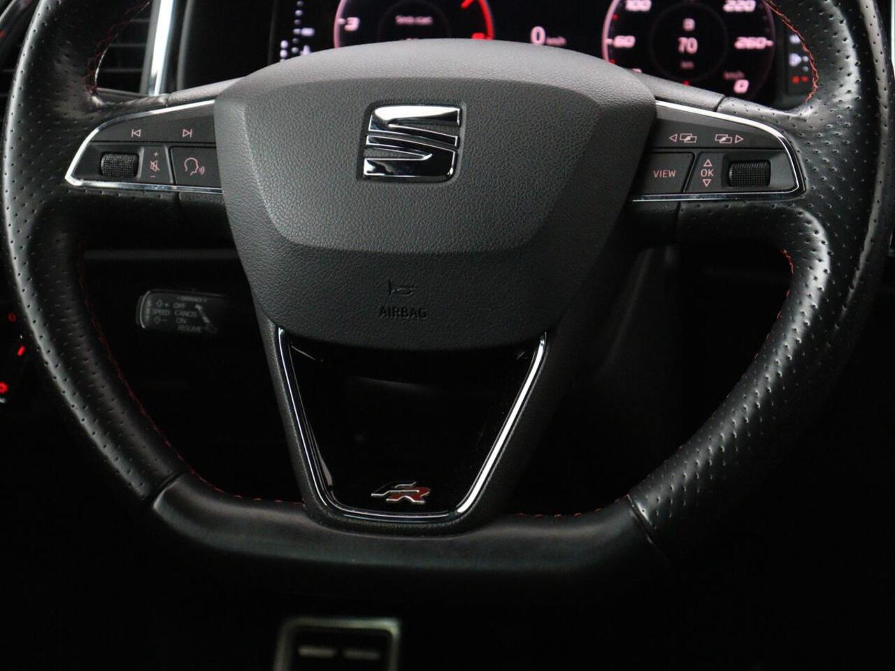 Seat ATECA 1.5 TSI FR Intens | Panoramadak | Trekhaak | Stoelverwarming | 360 Camera | Adaptive cruise | Alcantara | Beats Audio | Virtual Cockpit | Carplay | Full LED | Keyless | Navigatie