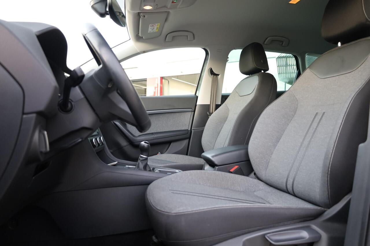 Seat ATECA 1.5 TSI Style Business Intense 110KW/150PK, Nieuw door ons geleverd NL auto 1e eigenaar, Full led, achteruitrijcamera, cruise control, climatronic, carplay, pdc voor en achter, navigatie, park assist, licht en regensensor, spraak bediening, privacy glas