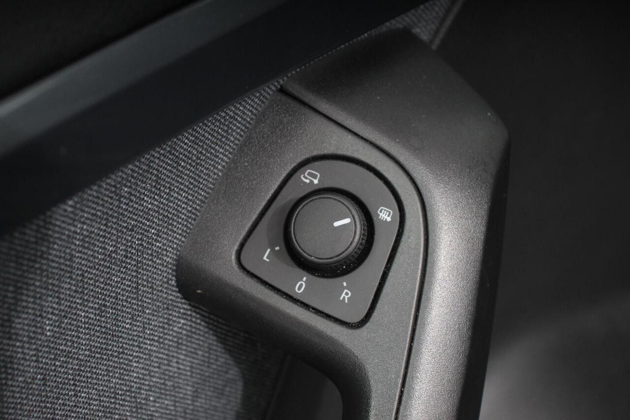 Seat ATECA 1.5 TSI DSG Style Nieuw type Demo! | Climate Control Parkeer sensoren Cruise control DAB Led Lichtmetalen Velgen