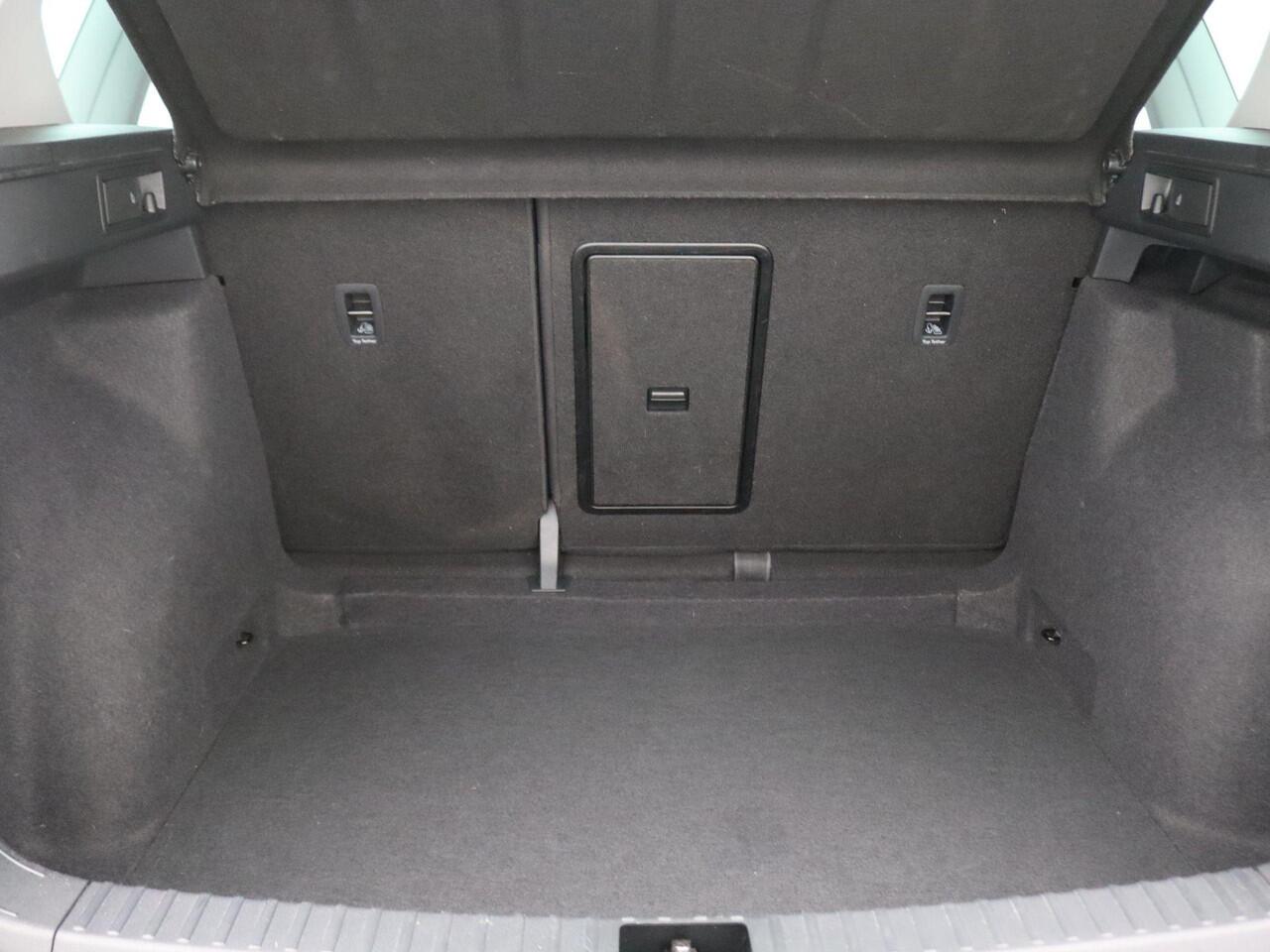 Seat ATECA 1.5 TSI Xperience Business Intense 150PK DSG Adaptieve Cruise Controle, Achteruitrijcamera, Keyless, Stoel-Stuurverwarming, Voorruitverwarming, Virtual Pedal, Virtual Cockpit, Trekhaak, 18" LM Velgen