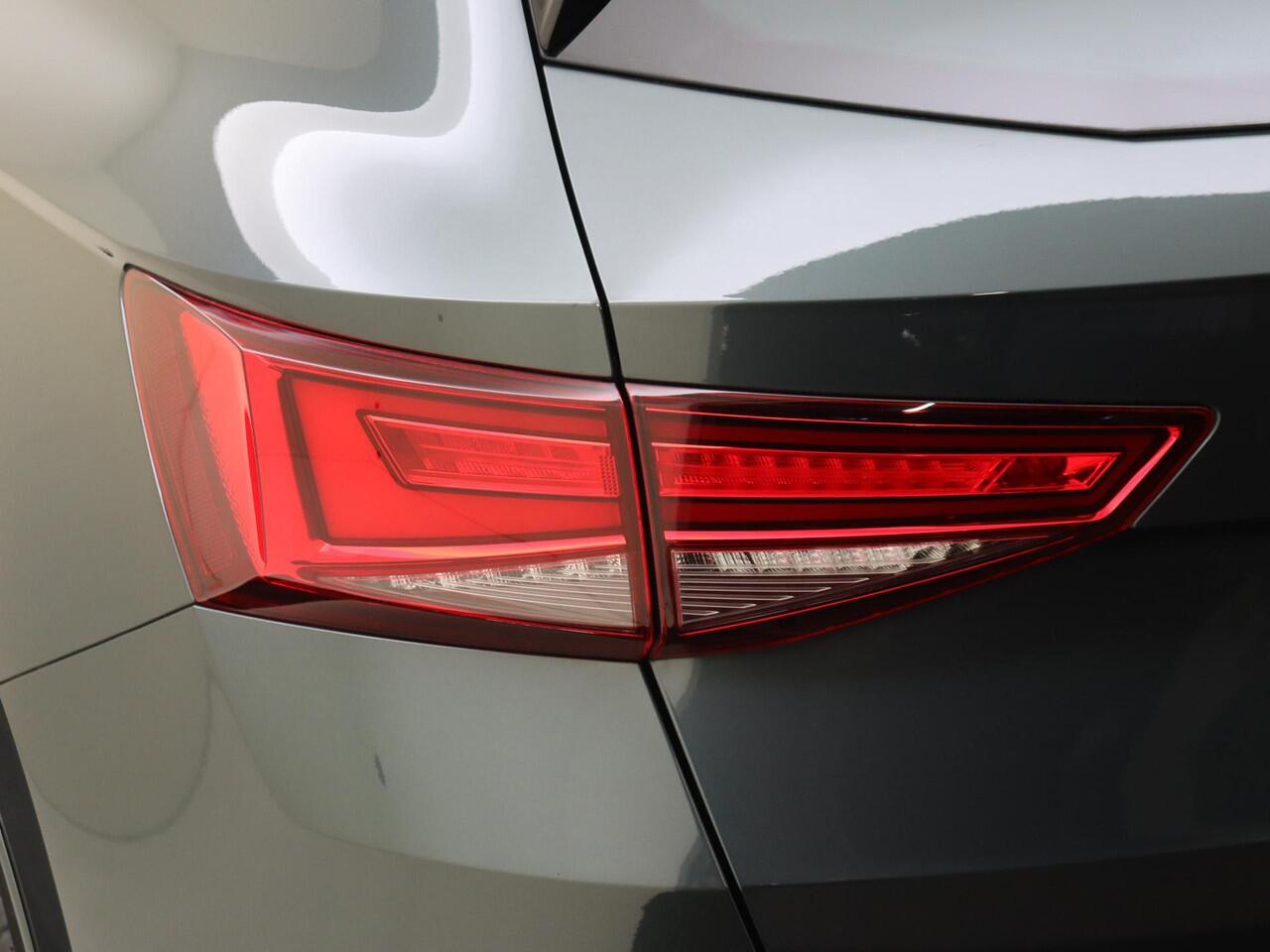 Seat ATECA 1.5 TSI FR Business Intense | Trekhaak | Parkeerassistent | 360 camera | Keyless | Cruise control | Virtual cockpit | Full LED |