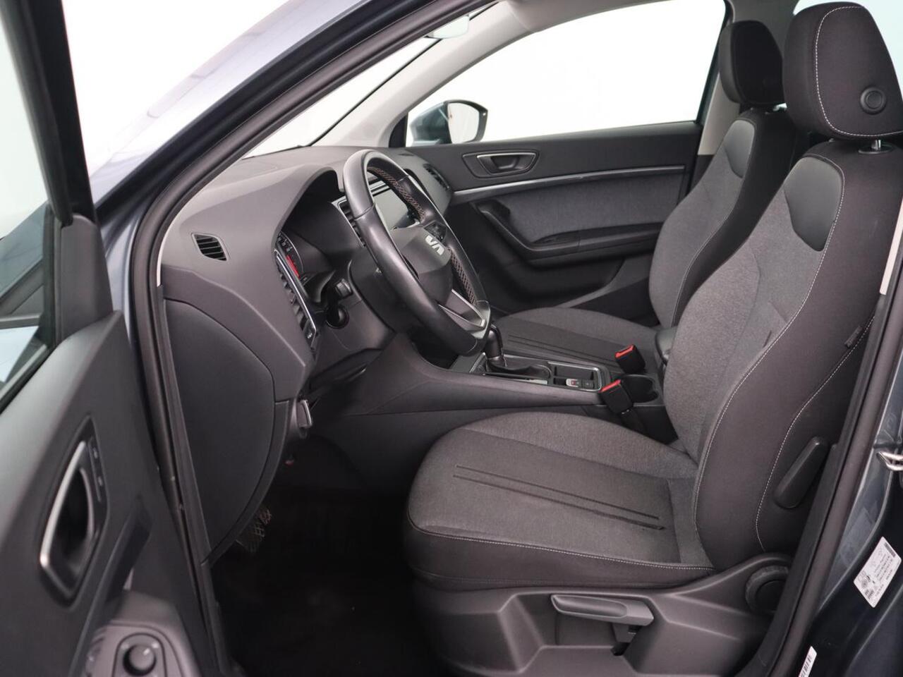 Seat ATECA 1.5 TSI Style Intens | Trekhaak | Stoelverwarming | Carplay | Full LED | Park Assist | Climate control | Cruise control