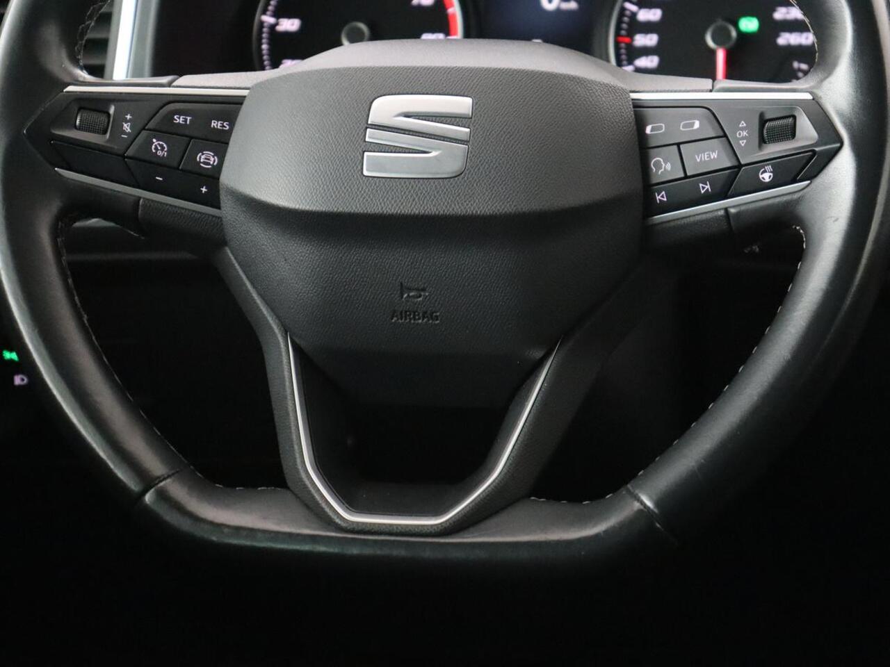 Seat ATECA 1.5 TSI Style Intens | Trekhaak | Stoelverwarming | Carplay | Full LED | Park Assist | Climate control | Cruise control