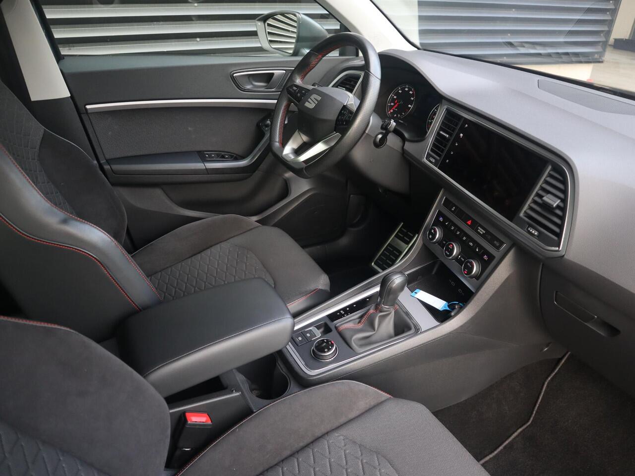 Seat ATECA 1.5 TSI FR Business Intense | Clima | Cruise | Navi/Carplay/Android | Halfleder | PDC + Camera |