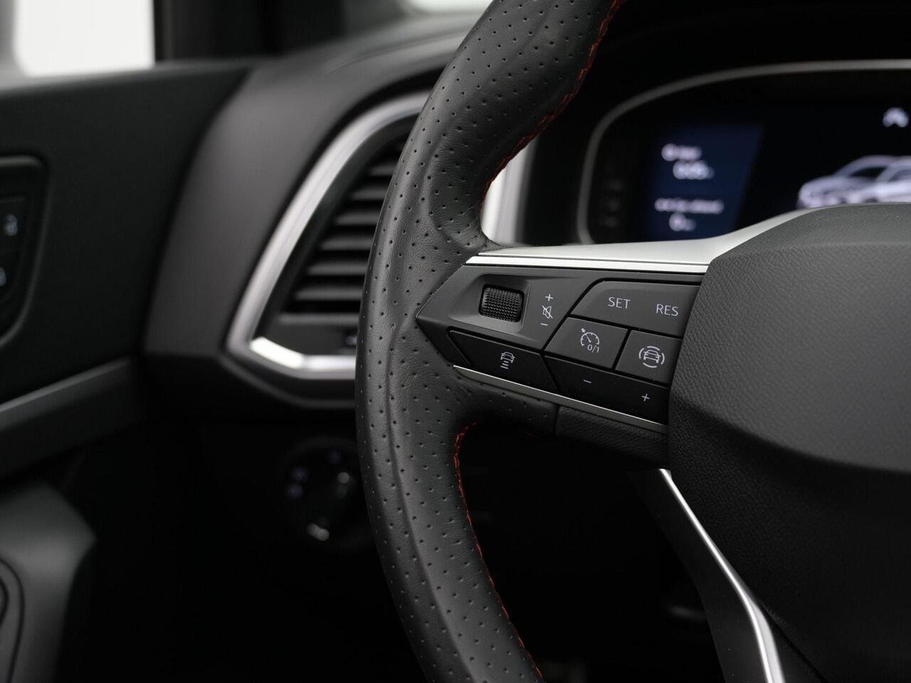 Seat ATECA 1.5 TSI 150 pk DSG FR | Panoramadak | Trekhaak | Beats | Leder/alcantara | Stuur-/stoelverwarming | Achteruitrijcamera