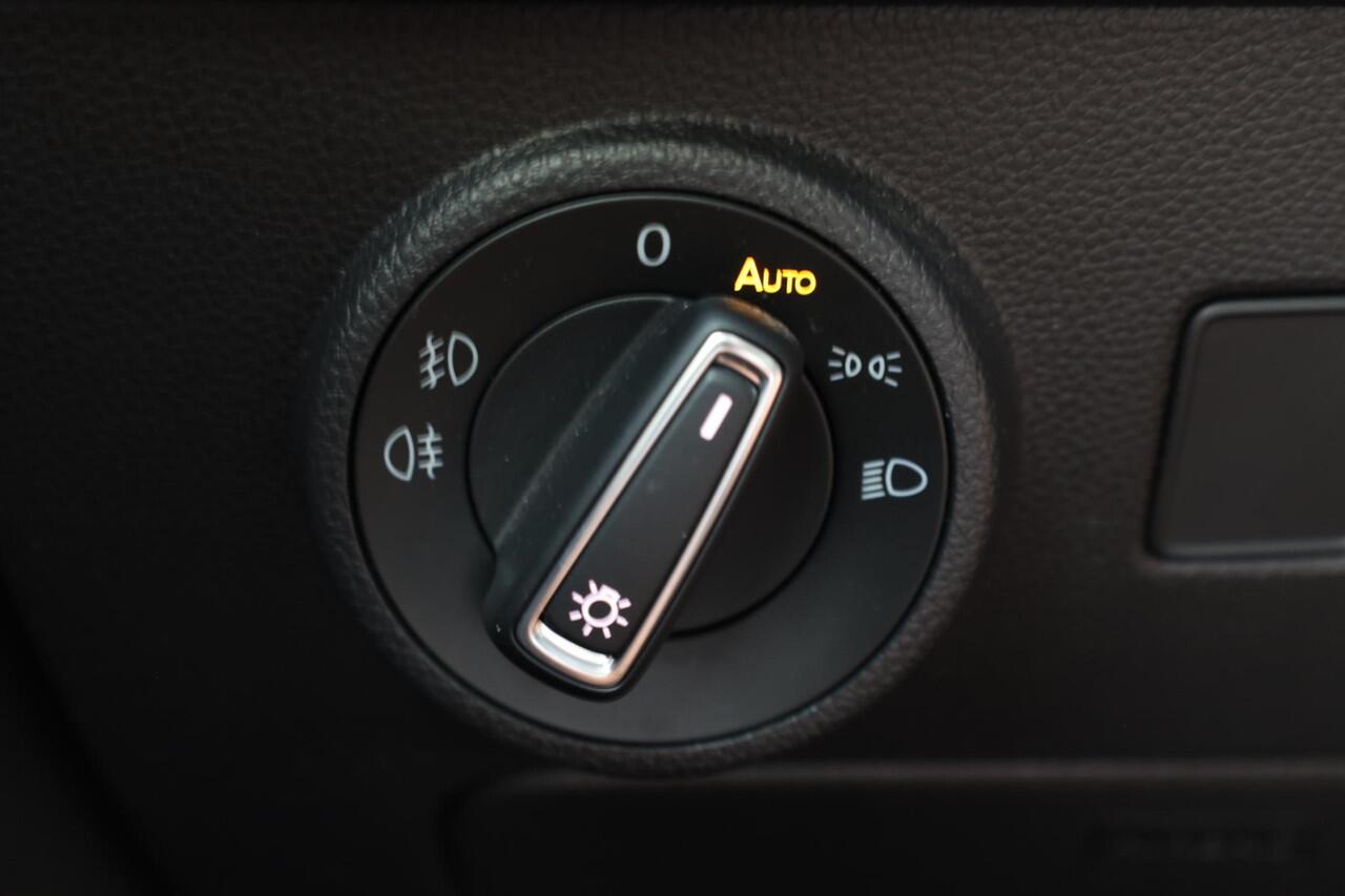 Seat ATECA 1.5 TSI Style Business Intense 110KW/150PK, Nieuw door ons geleverd NL auto 1e eigenaar, Full led, achteruitrijcamera, cruise control, climatronic, carplay, pdc voor en achter, navigatie, park assist, licht en regensensor, spraak bediening, privacy glas