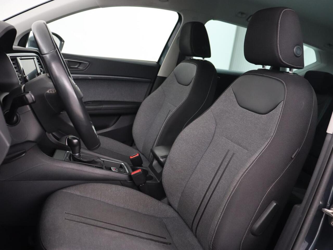 Seat ATECA 1.5 TSI Style Intens | Trekhaak | Stoelverwarming | Carplay | Full LED | Park Assist | Climate control | Cruise control