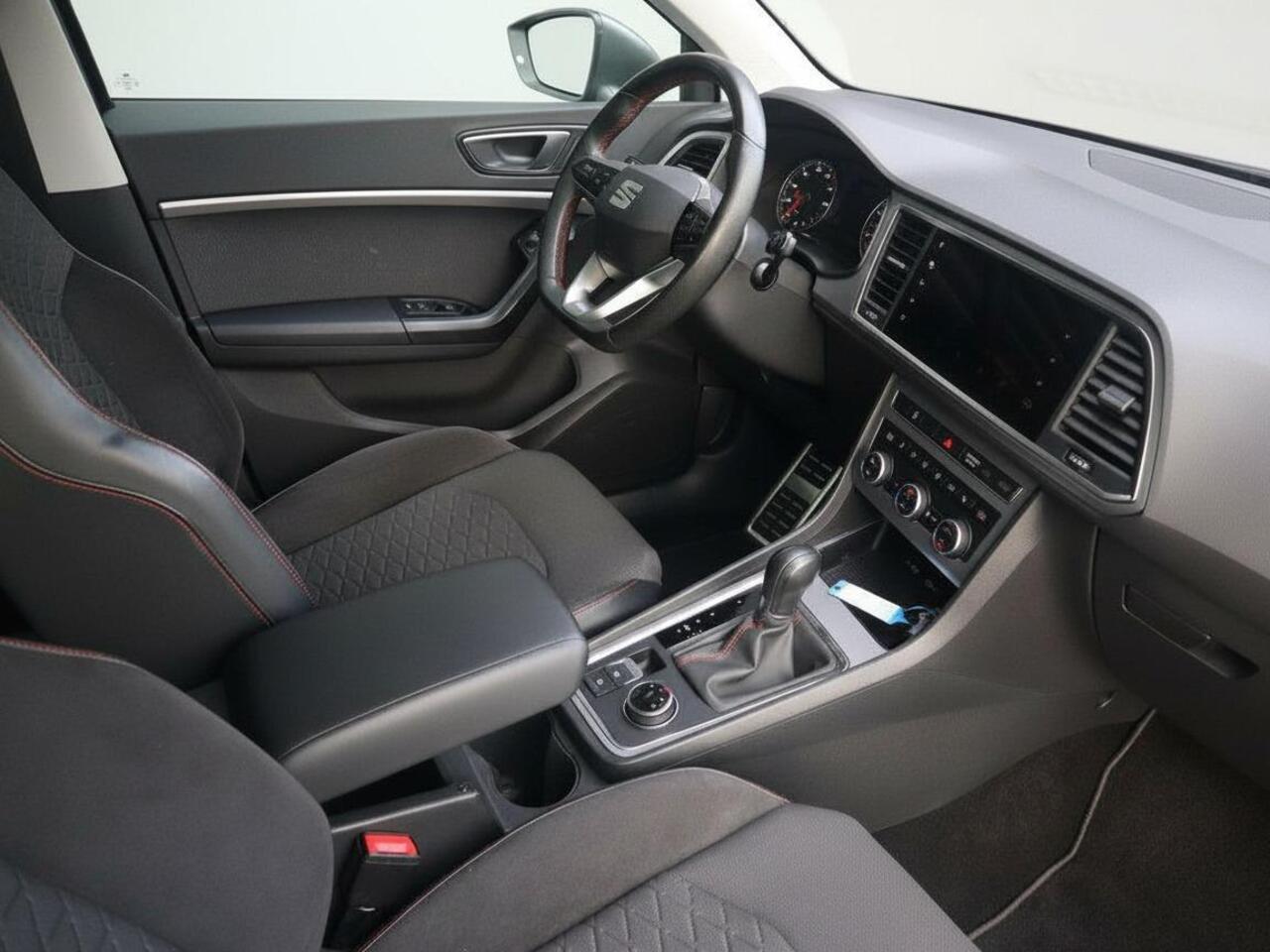 Seat ATECA 1.5 TSI FR Business Intense | Clima | Cruise | Apple Carplay/Navi | Halfleder | Stoelverwarming | PDC + Camera |